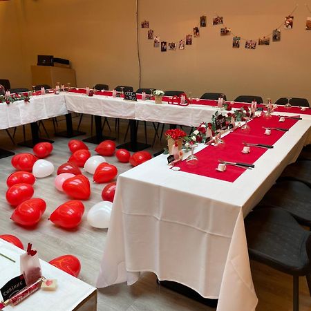 Le Grand Cerf Hotel Carignan Eksteriør billede