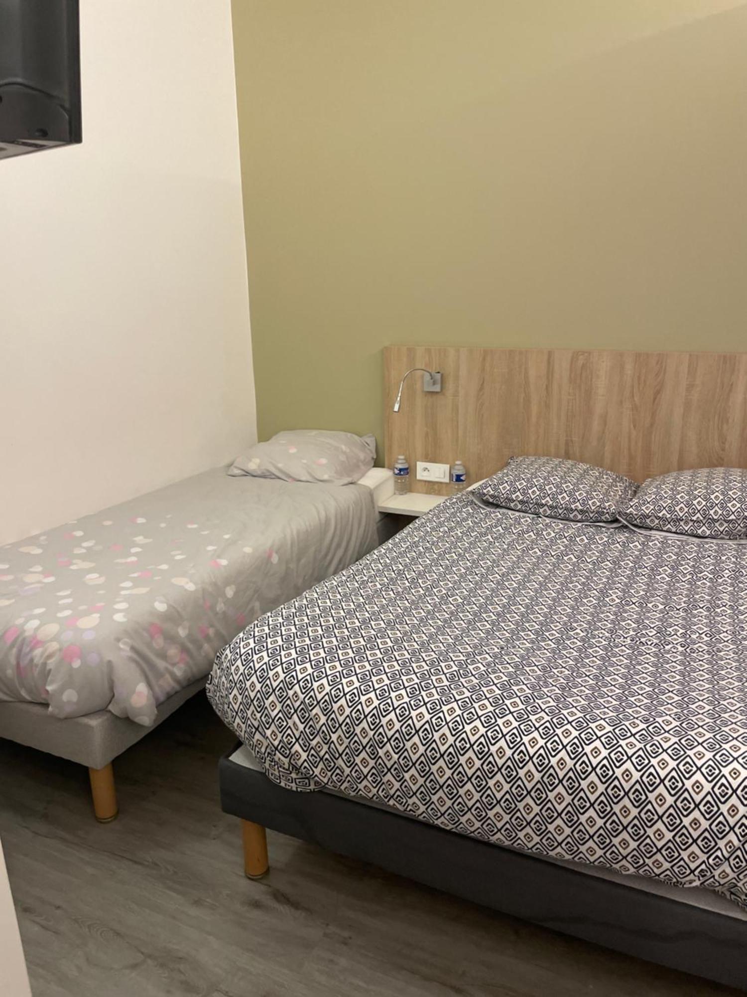 Le Grand Cerf Hotel Carignan Eksteriør billede